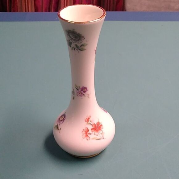 Vintage Holley Ross Wild Rose Floral White Vase with Gold Trim Accents - Picture 2 of 6